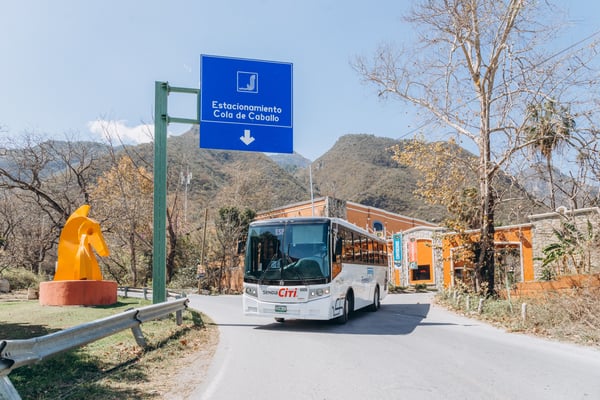 viaje-cola-de-caballo-senda-turismo