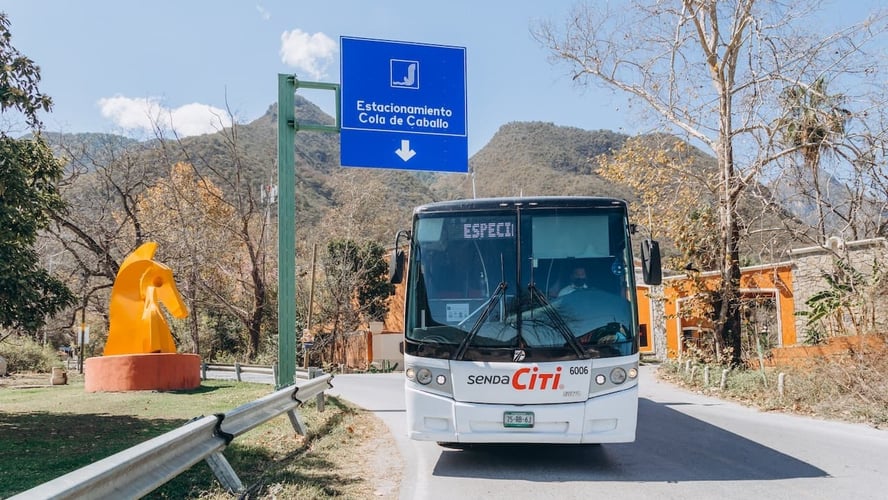 autobus de senda turismo en ruta